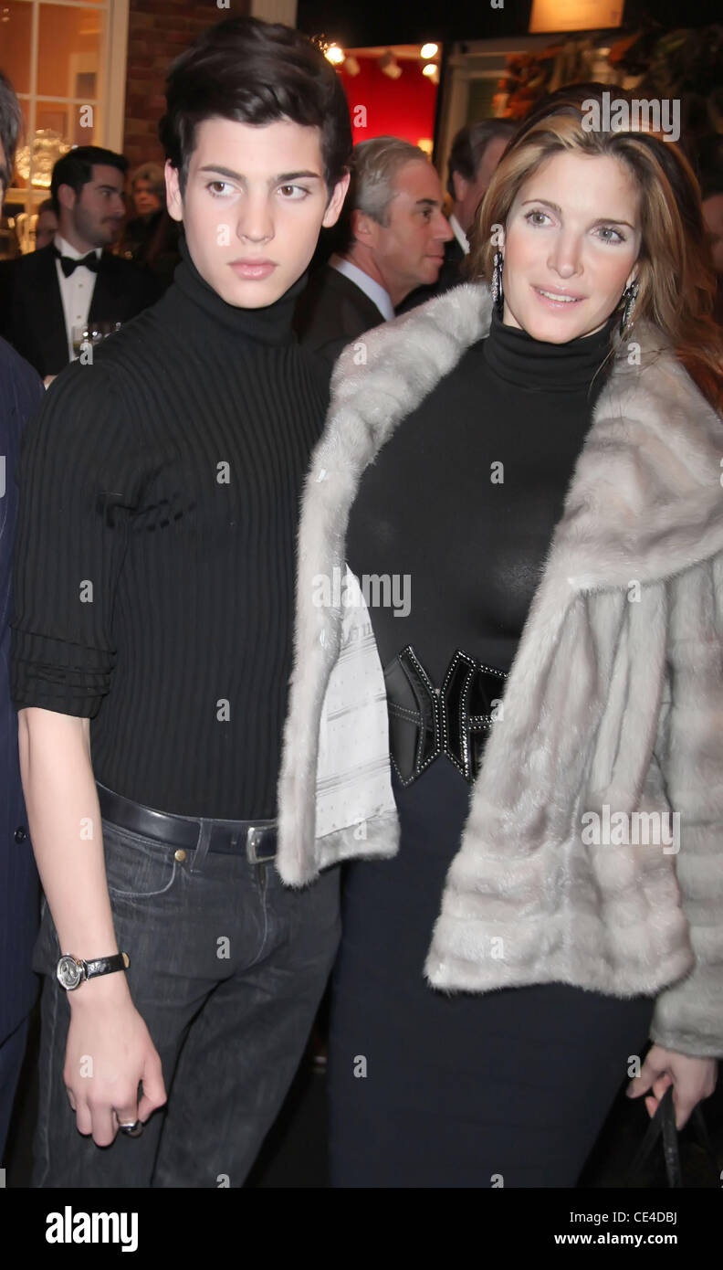 Peter Brant Jr e Stephanie Seymour Inverno Antiques Show 2011 apertura notturna partito, tenutosi presso il Park Avenue Armory di New York City, Stati Uniti d'America - 20.01.11 Foto Stock