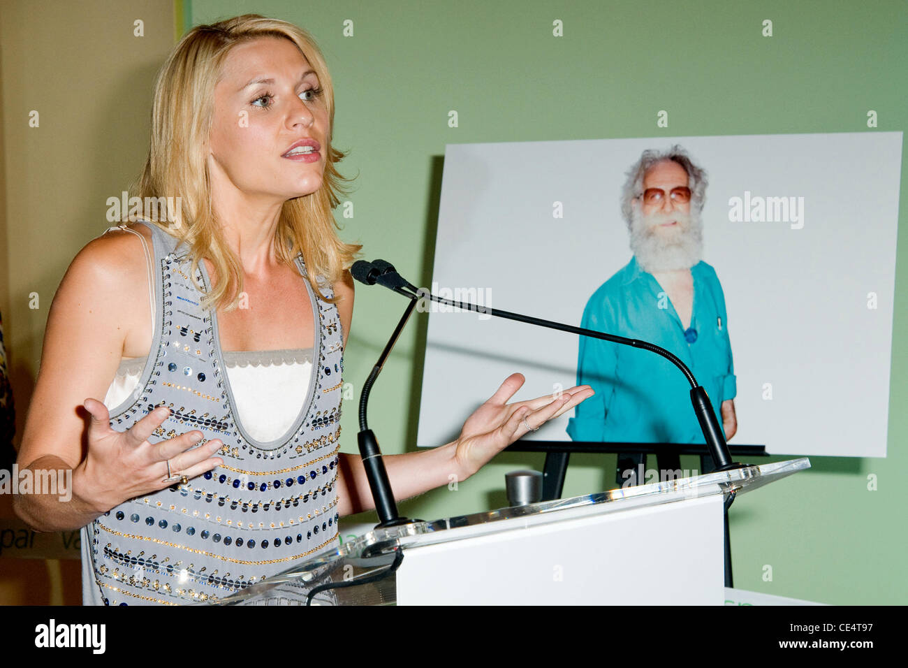 Claire Danes lancia il nuovo "Valspar vernice ad Alta Definizione", all'interno della Vanderbilt Hall presso il Grand Central Terminal di New York City, Stati Uniti d'America - 17.08.10 Foto Stock