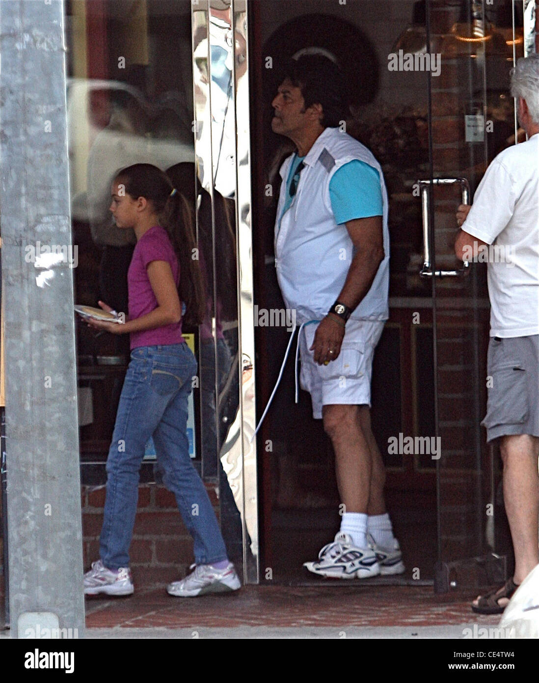 Erik Estrada e sua figlia Francesca Natalia Estrada gustate la prima  colazione insieme a Beverly Hills Los Angeles, California - 18.08.10 Foto  stock - Alamy
