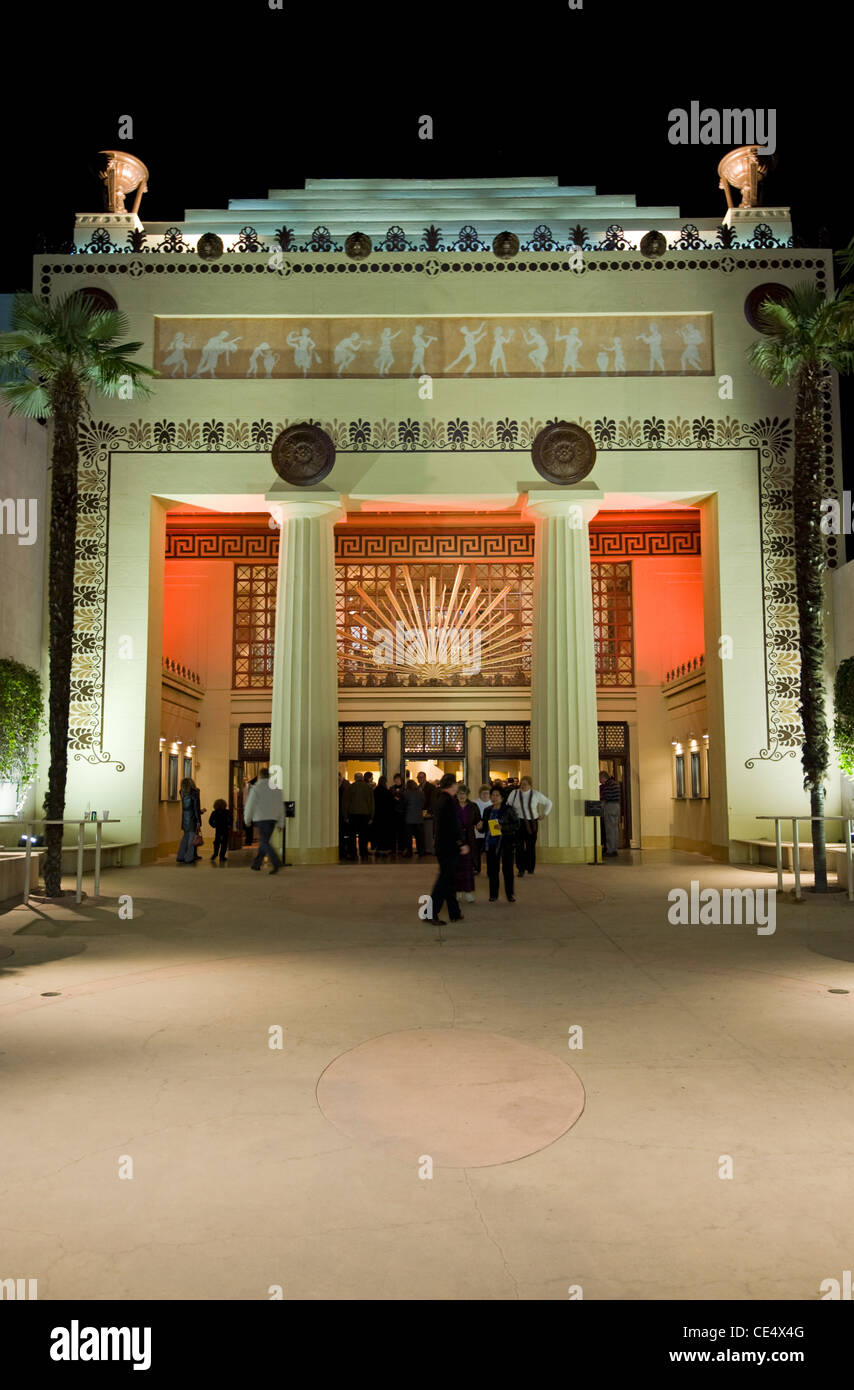 L'Alex Teatro, su 216 Nord Brand Boulevard, Glendale, nei pressi di Los Angeles in California, Stati Uniti d'America (Riprese notturne) Foto Stock