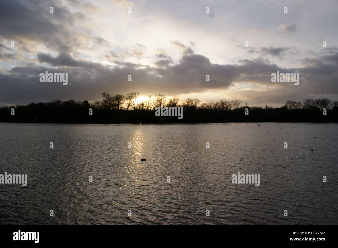 Serbatoio Aldenham dam, Elstree, Hertfordshire, Inghilterra, costruito dai prigionieri francesi della guerra napoleonica, 1795 Foto Stock