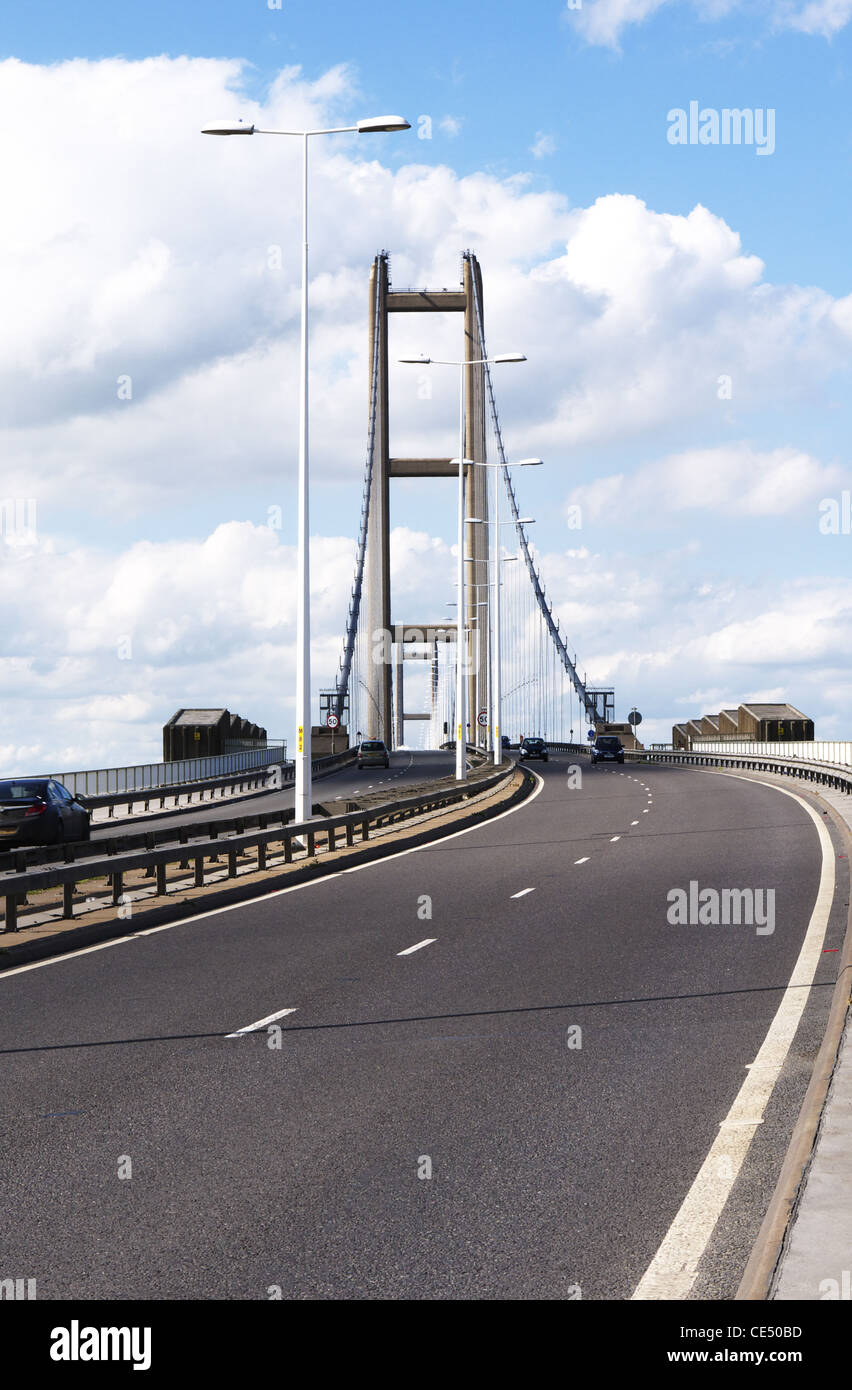 La strada che conduce fino al Humber Bridge crossing. Foto Stock