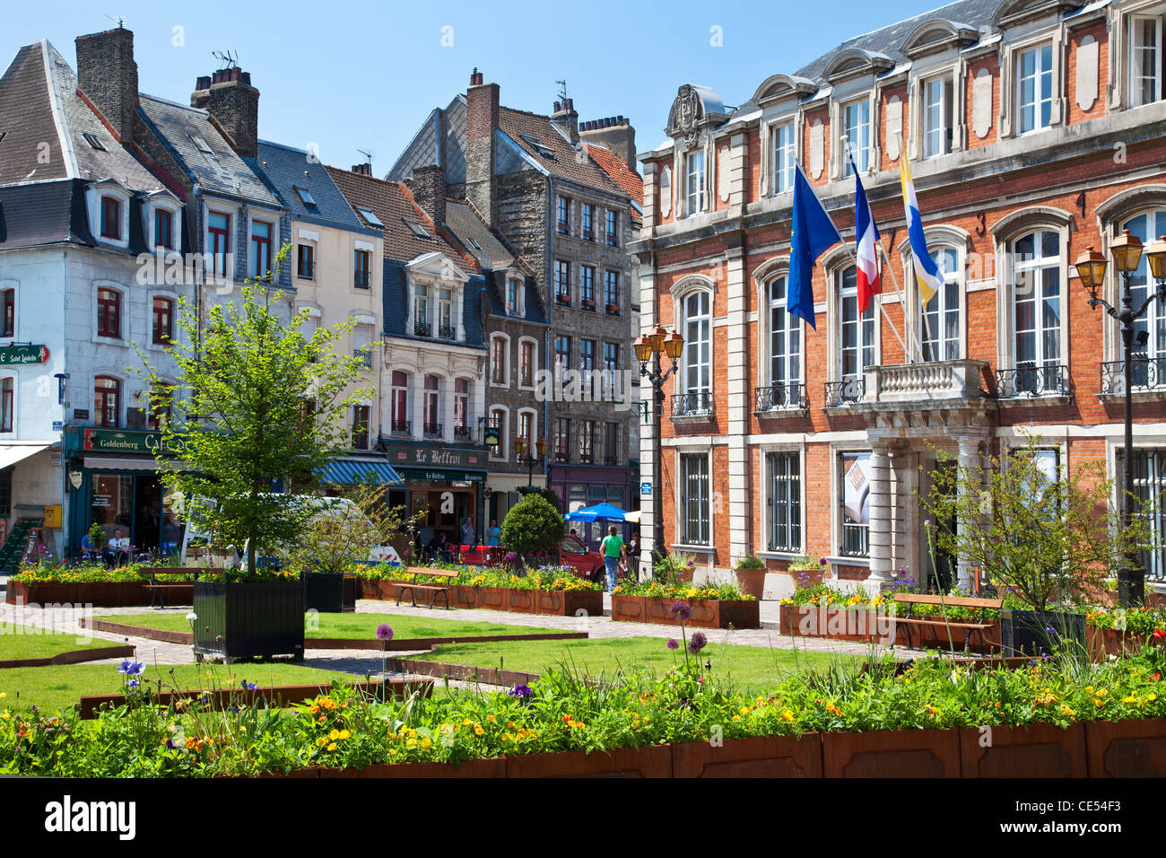 Hotel de Ville o Town Hall e la Place de la resistenza, Boulogne-sur-Mer, Pas de Calais, Francia Foto Stock