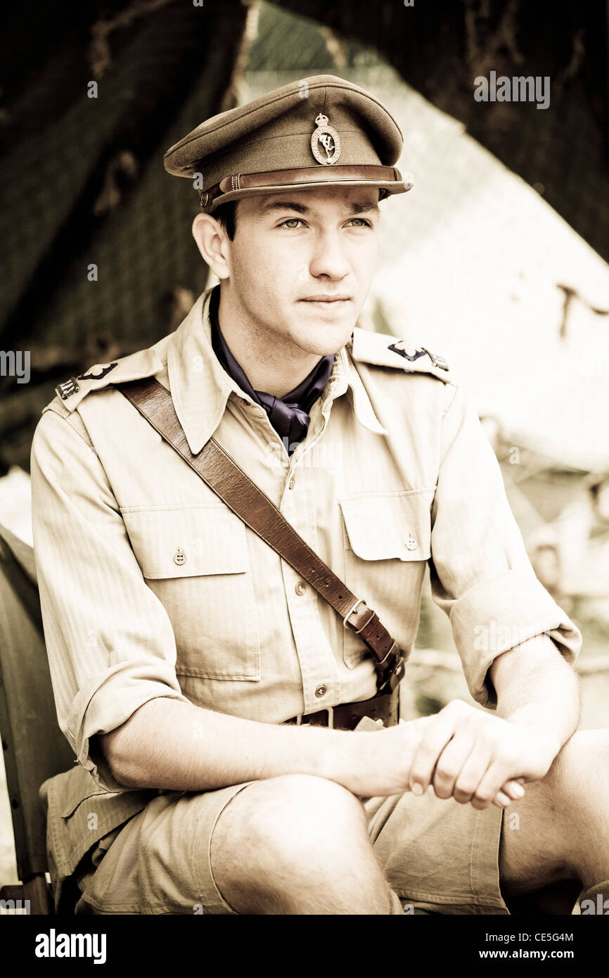 WW2 Re-Enactors - soldato britannico Officer Foto Stock