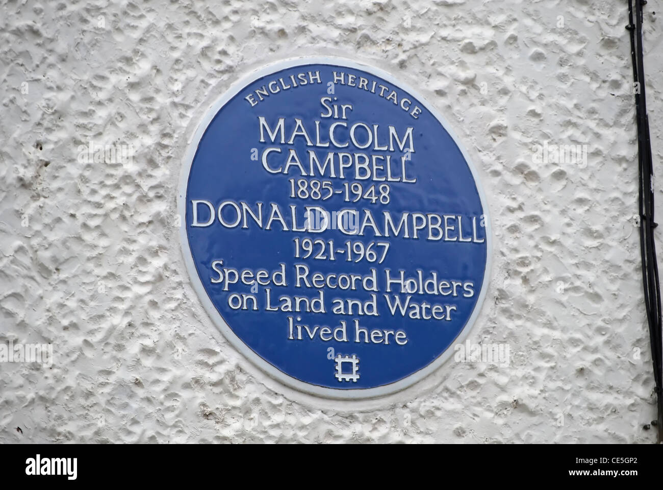 Targa blu segnando una casa del mondo la terra e l'acqua del record di velocità macolm titolari e Donald Campbell, Kingston, Surrey, Inghilterra Foto Stock