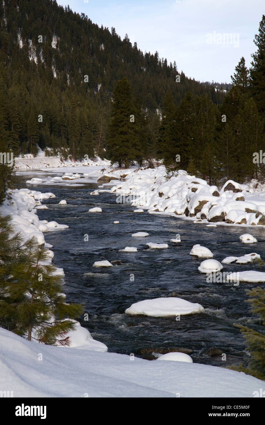 Forcella del nord del fiume Payette durante l'inverno, Valley County, Idaho, Stati Uniti d'America. Foto Stock