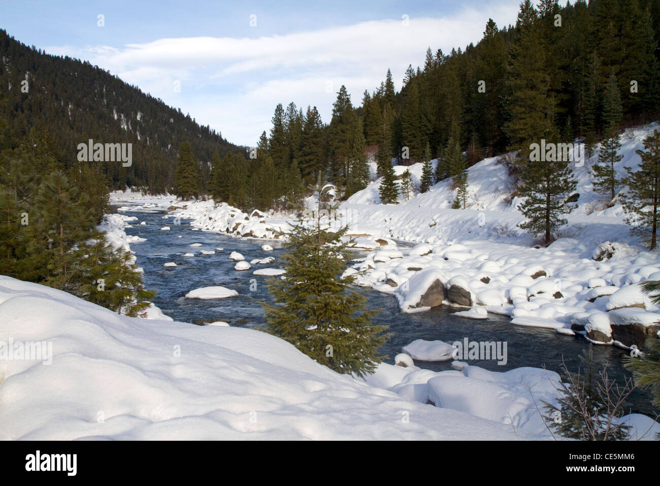 Forcella del nord del fiume Payette durante l'inverno, Valley County, Idaho, Stati Uniti d'America. Foto Stock