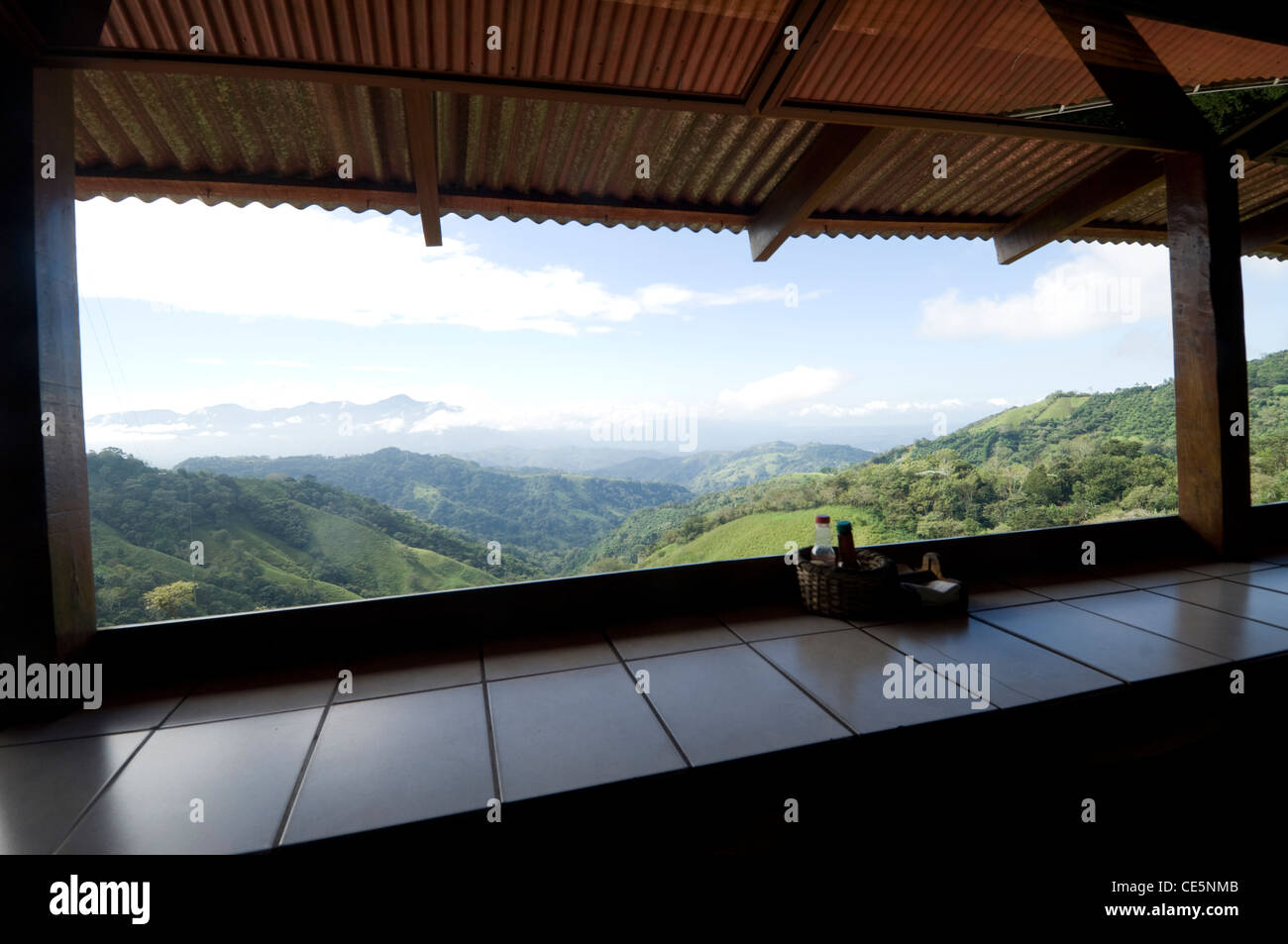 Il bar e il ristorante con una vista vicino a San Jose Alajuela Costa Rica Foto Stock
