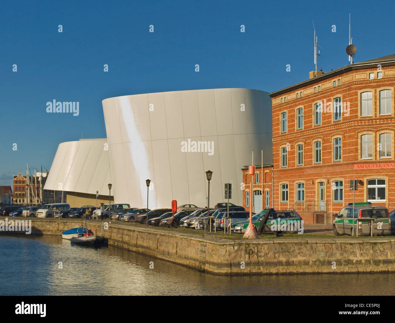 Museo di Scienza Naturale, Ozeaneum, è stato aperto nel luglio 2008, Stralsund, Meclemburgo-Pomerania, Germania, Europa Foto Stock