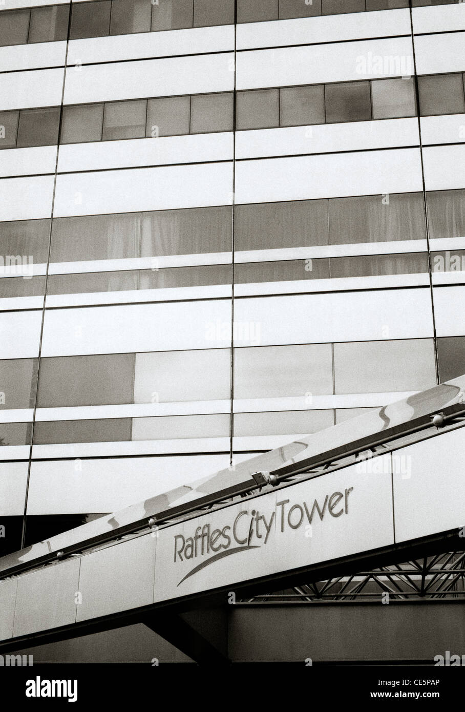 Raffles City Tower a Singapore in Estremo Oriente Asia sud-orientale. Moderno edificio di architettura Shopping Mall Travel Foto Stock