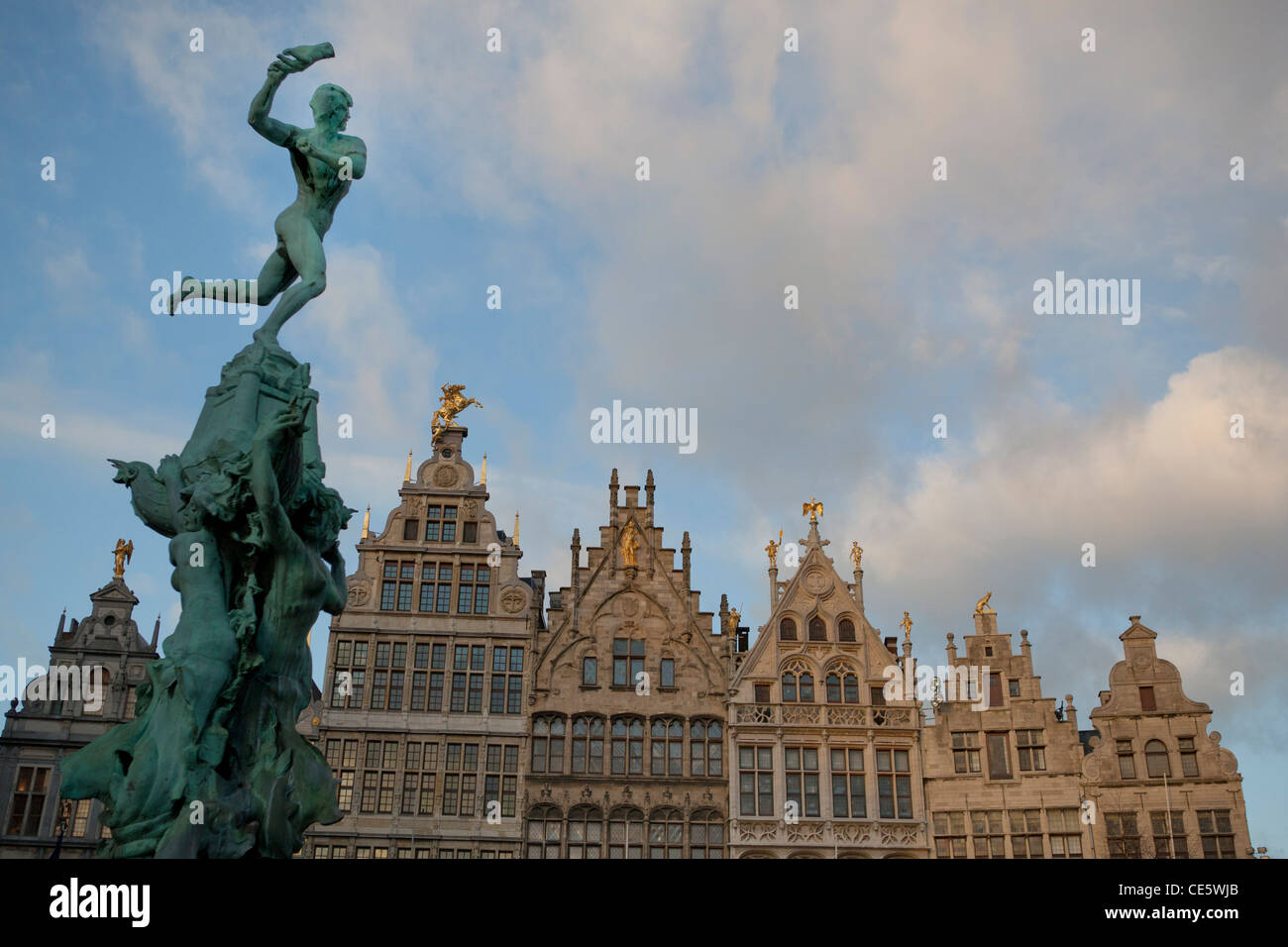 Statua al Grote Markt di Anversa. Foto Stock