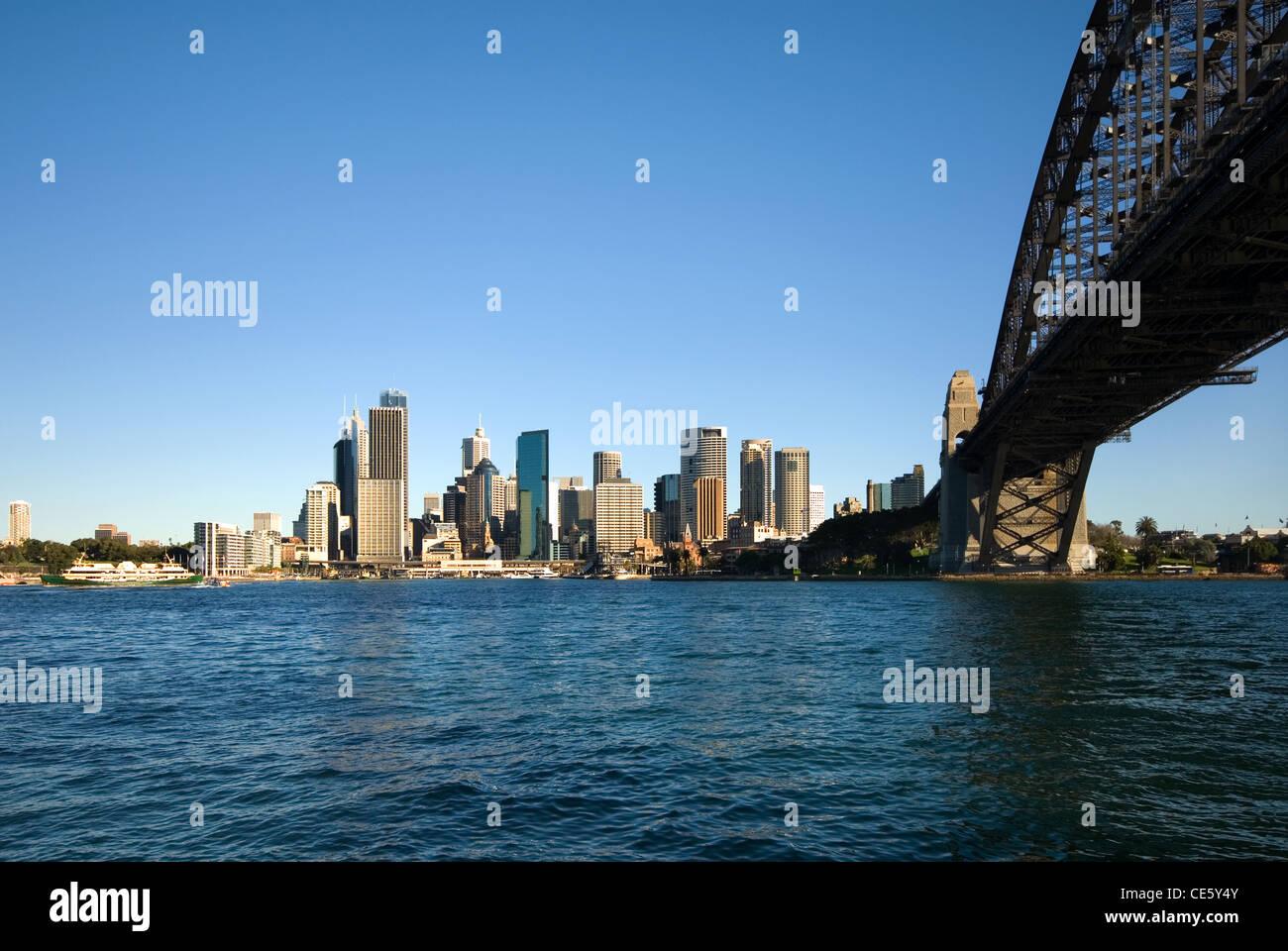 Il Ponte del Porto e il quartiere centrale degli affari (CBD) di Sydney, Nuovo Galles del Sud, Australia Foto Stock