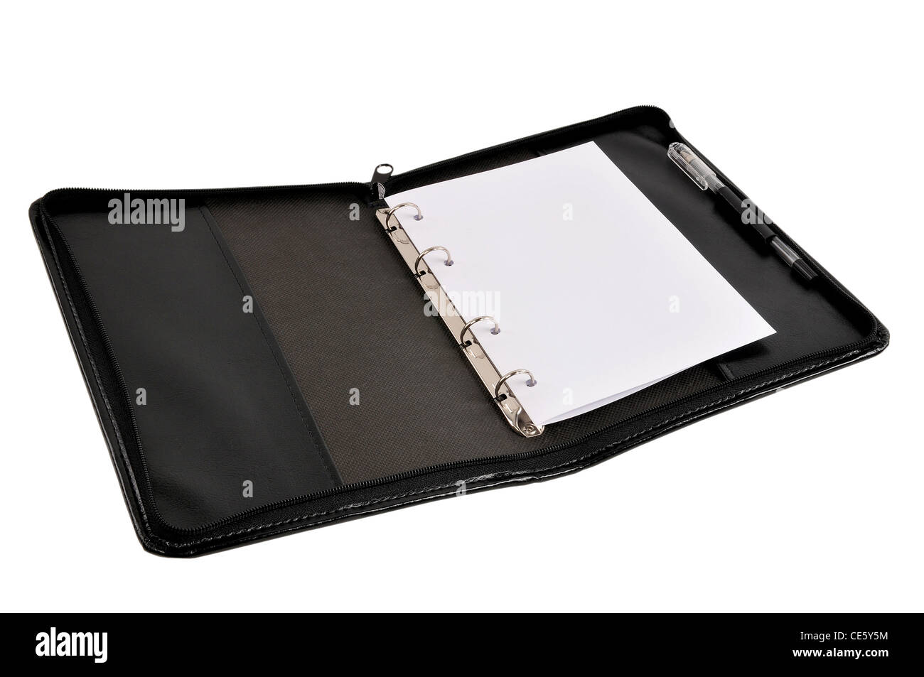 In pelle nera per notebook con coperchio spazio copia, isolato su bianco Foto Stock