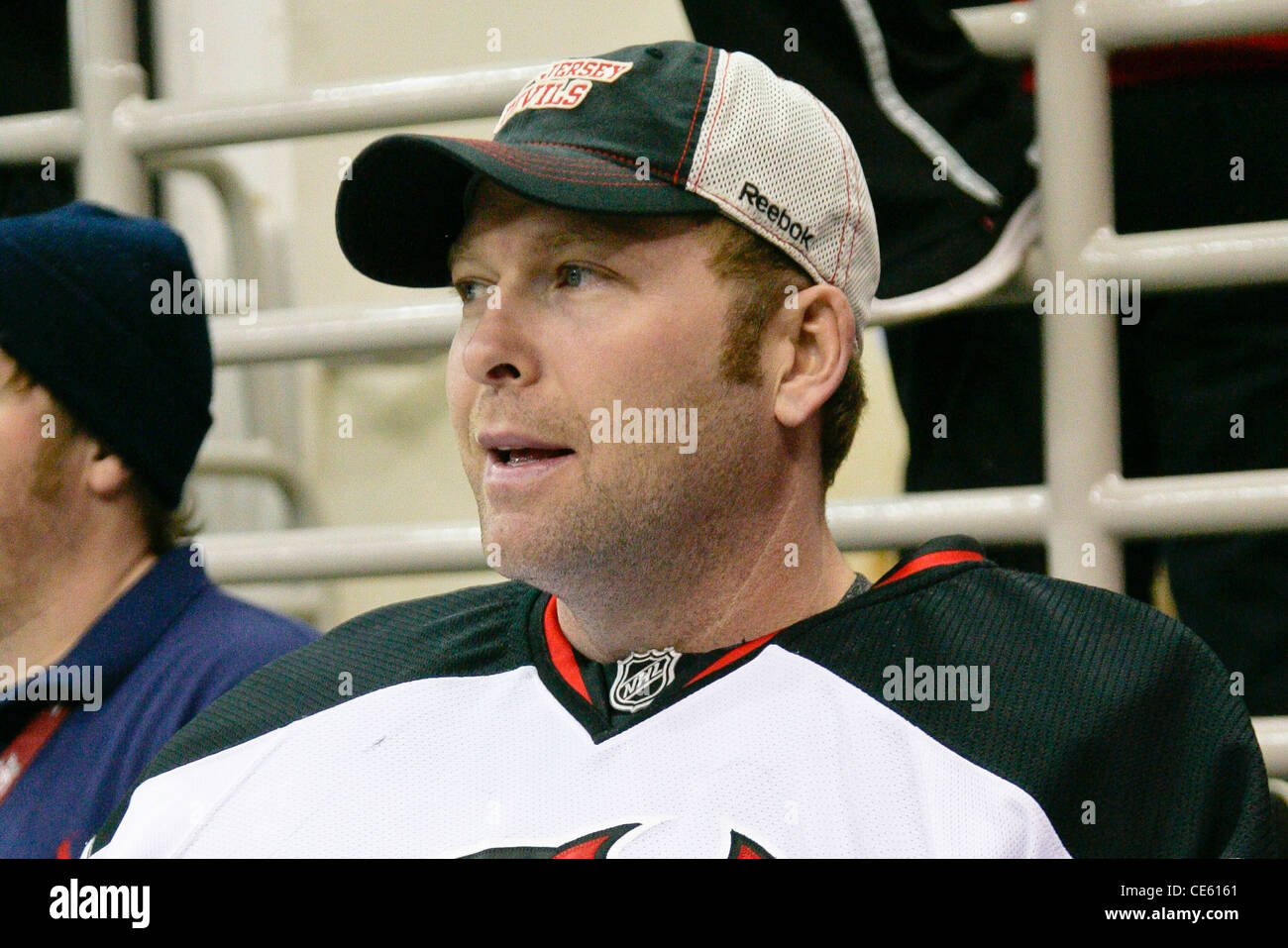 New Jersey Devil Martin Brodeur in un gioco di NHL durante la stagione 2011-2012 A RBC Center di Raleigh, NC Foto Stock