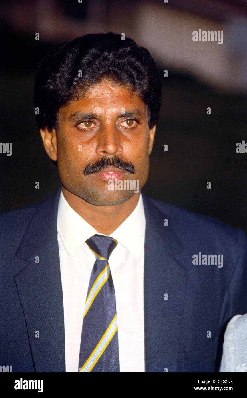 Giocatore indiano di cricketer Bowler capitano battitore tutti i rounder Kapil Dev in tute tie, India, No Model Release, solo per uso editoriale Foto Stock
