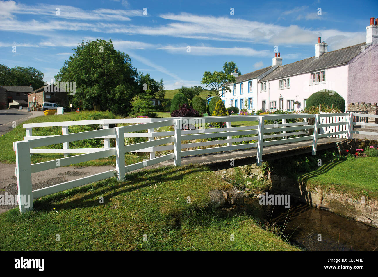 Tradizionale villaggio di Cumbria Lake District Cumbria Regno Unito il periodo estivo Foto Stock