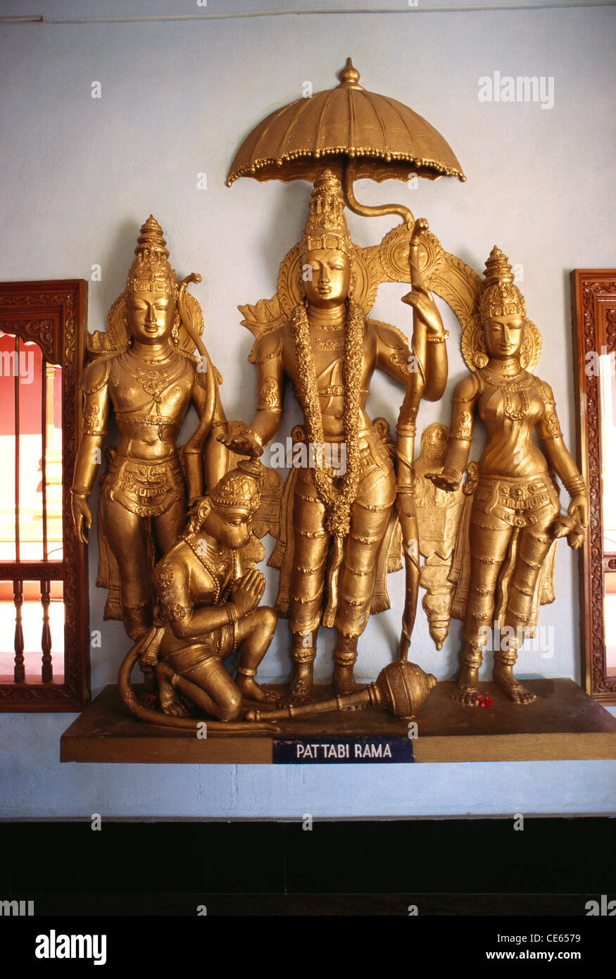 Idolo di Sri Pattabhi Rama; idolo dorato di Sri Pattabhirama; idolo bronzo di Pattabi Rama; RAM Laxman Sita e Hanuman; India; Asia Foto Stock
