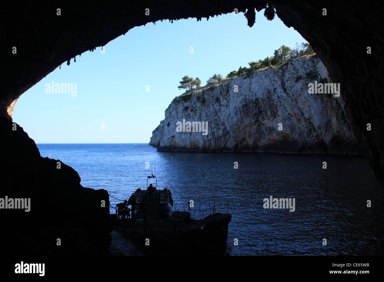 L'ingresso della Grotta Zinzulusa (Puglia, Italia) Foto Stock