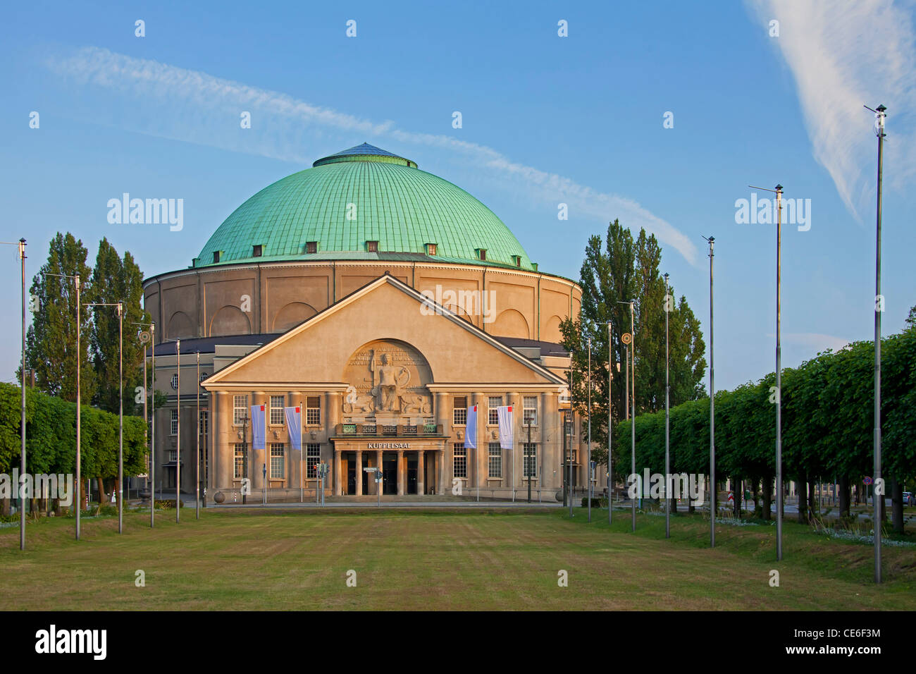 Il centro congressi di Hannover, HCC, con il suo stile neo-classico Kuppelsaal, Bassa Sassonia, Germania Foto Stock