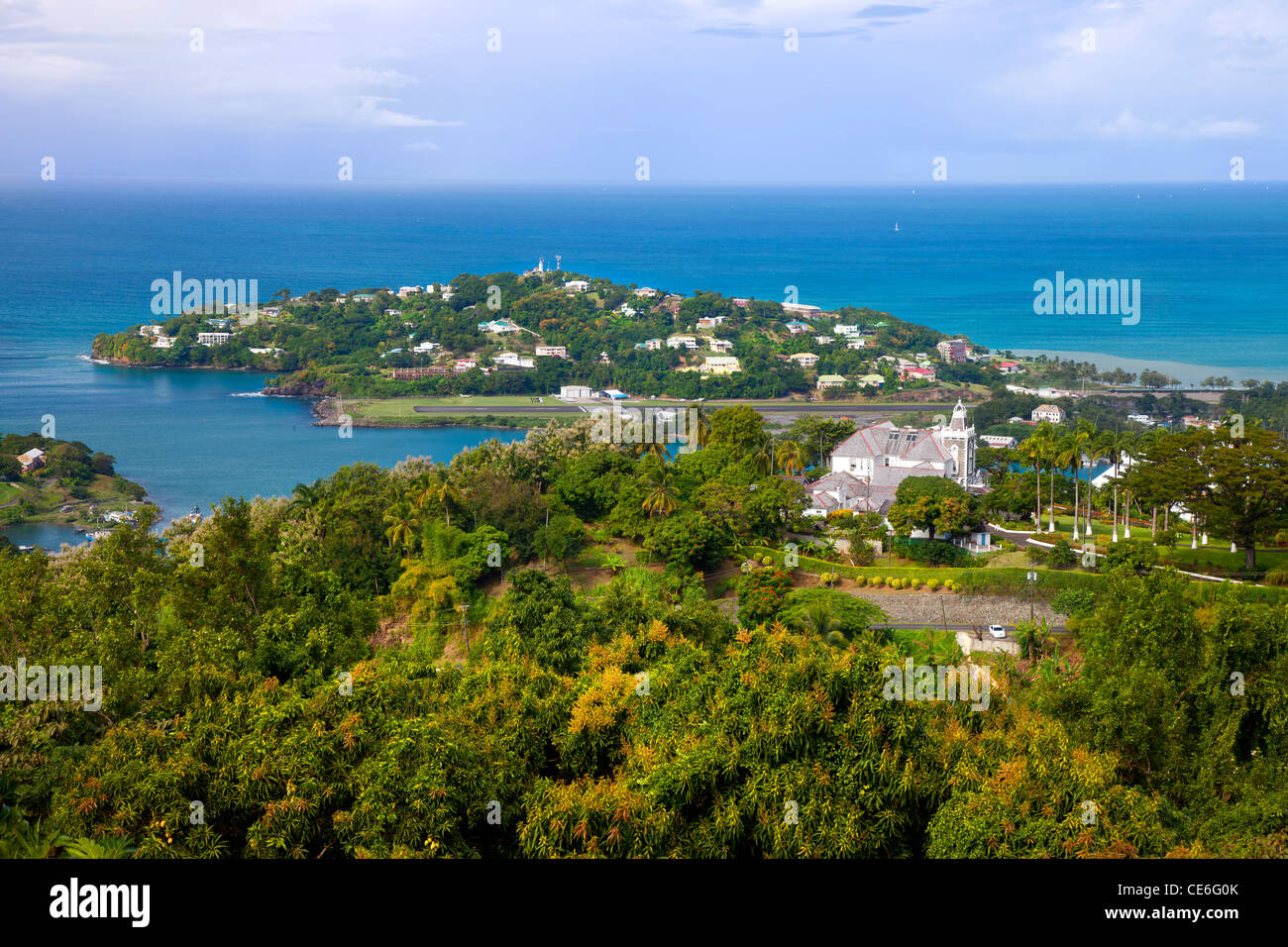 Palazzo dei governatori che si affaccia sul Mare dei Caraibi in Santa Lucia, West Indies Foto Stock