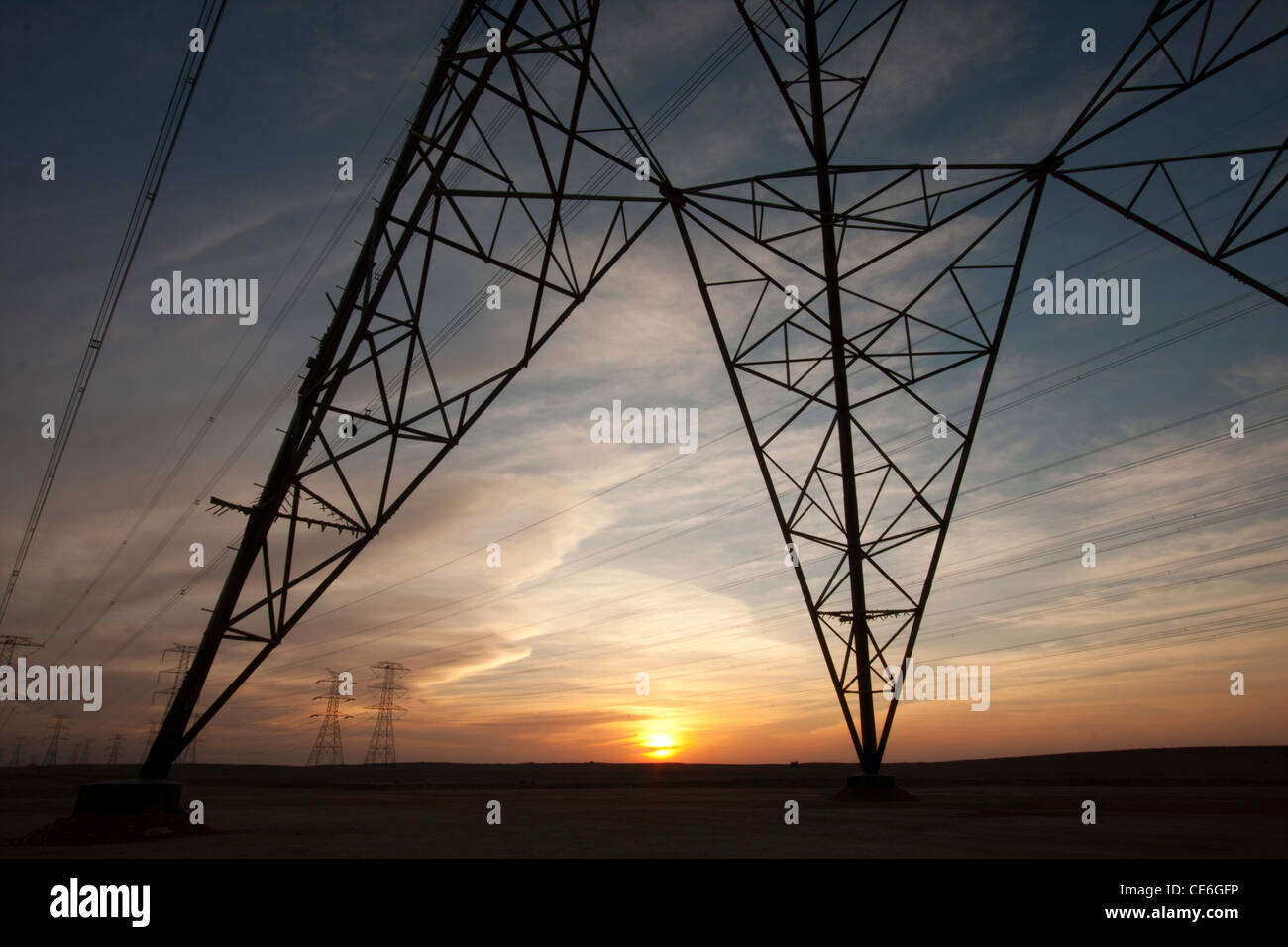 Bel tramonto a Ras Laffan città industriale a nord di Qatar Foto Stock