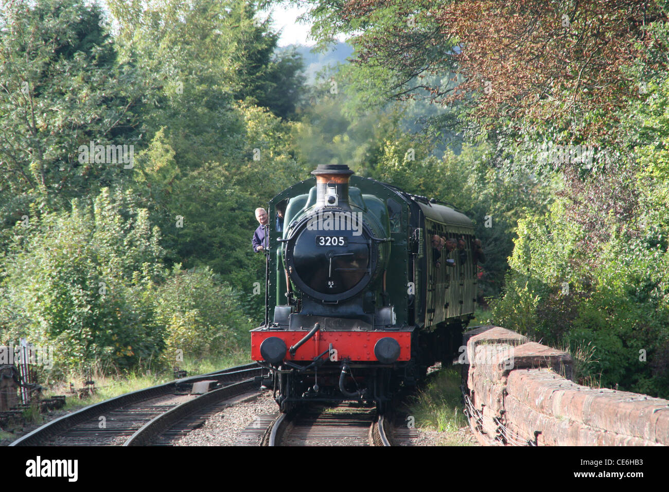 3205 entrando in stazione Bewdley durante l'autunno gala vapore 2010 Foto Stock