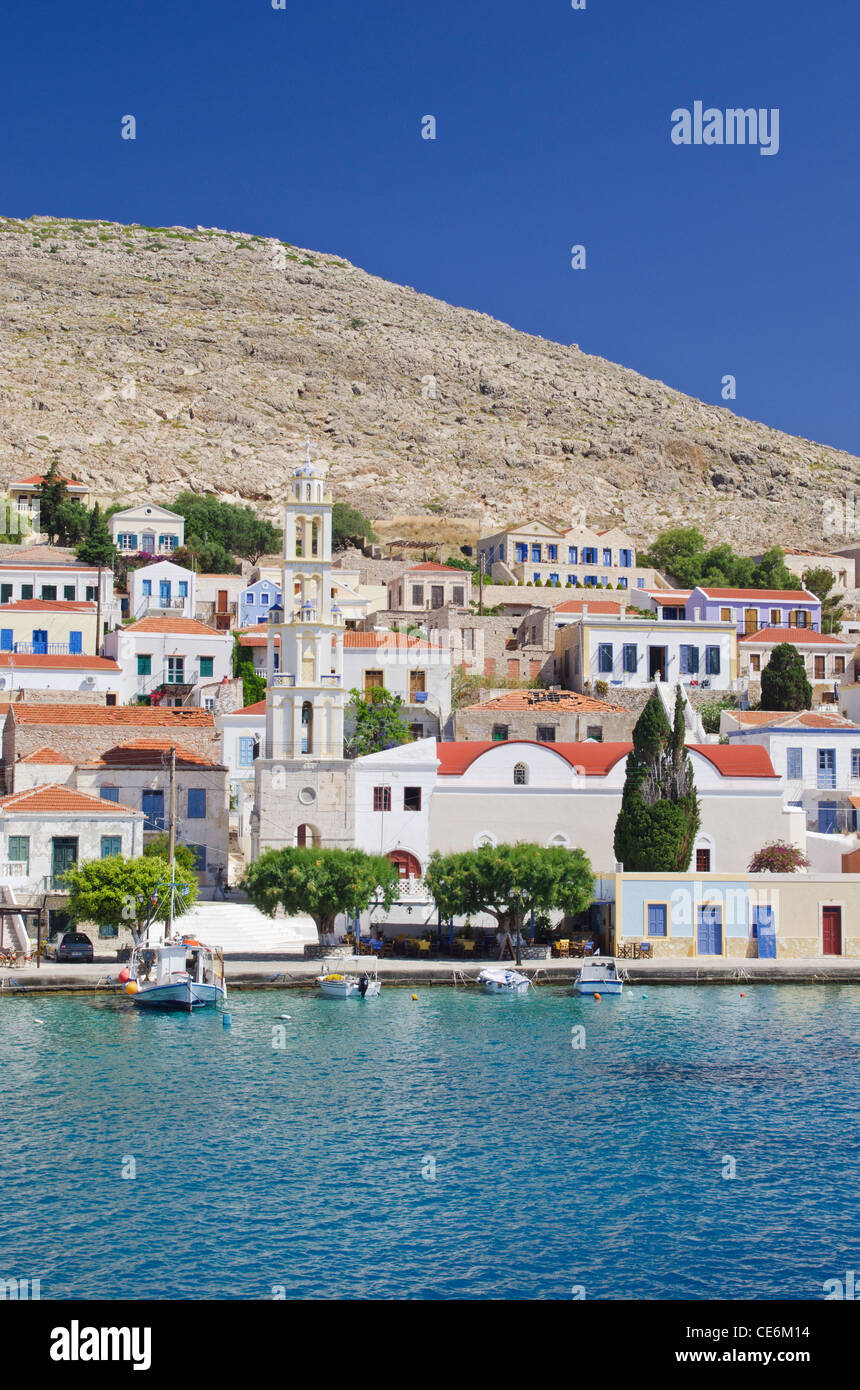 Città portuale di Emborios in Halki Island, Grecia Foto Stock