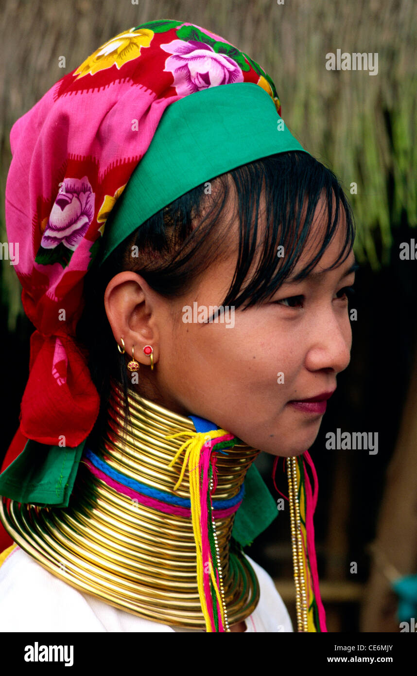 Tailandia,Triangolo d'Oro,Chiang Rai,lungo collo Karen Hilltribe,lungo collo donna Foto Stock