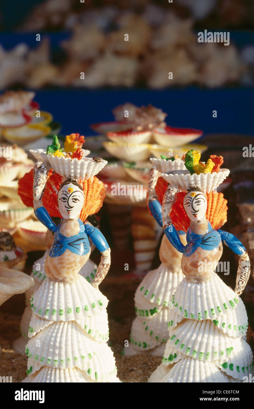 Il modello SDM 85094 : artigianato conchiglie di mare doll kanyakumari Tamil Nadu india Foto Stock