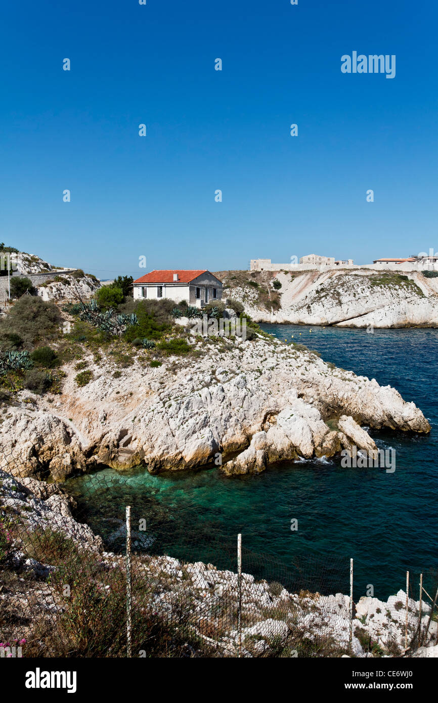 Casa sulla roccia delle Calanche de Saint Esteve, Ile Ratonneu, Frioul arcipelago, Marsiglia o Marsiglia, Francia Foto Stock