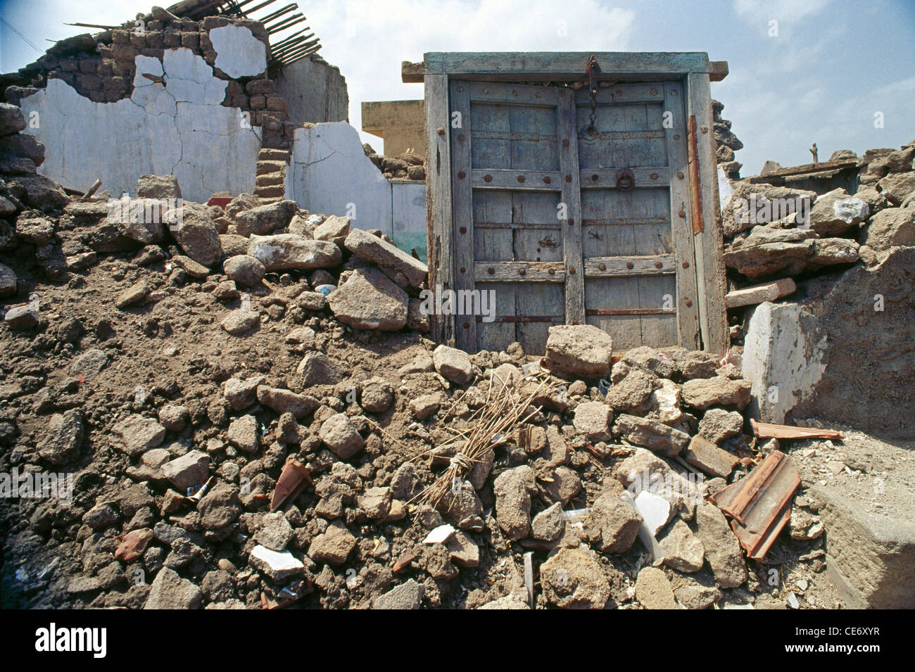La SOA 86214 : muro rotto dal terremoto di bhuj ; Gujarat ; India 2001 Foto Stock