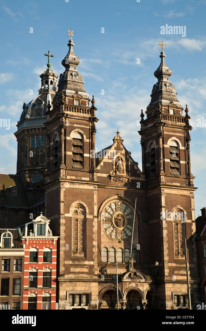 Il Sint Nicolaaskerk (Chiesa di San Nicola) di Amsterdam, in Olanda. Foto Stock