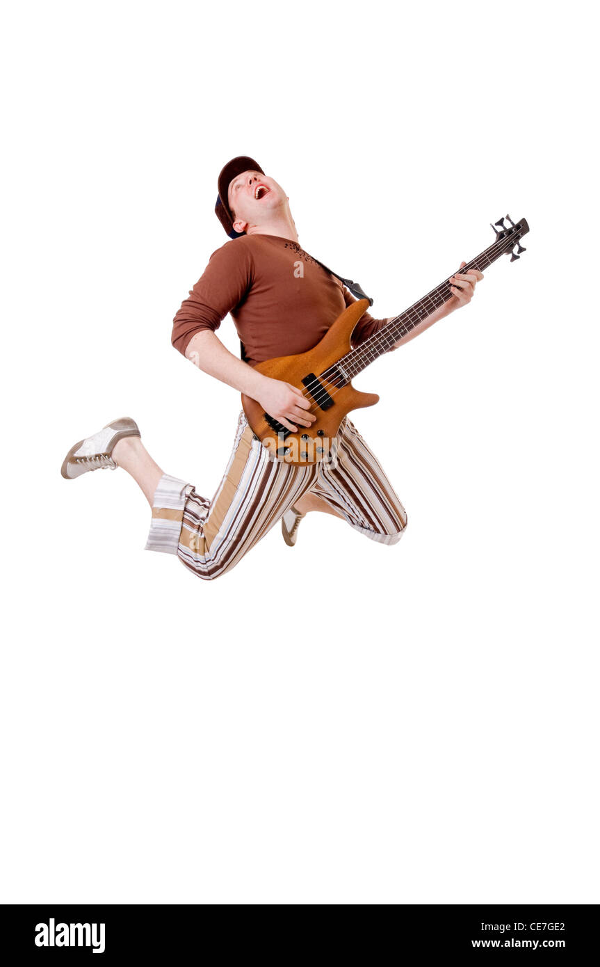 Cool giovane musicista con la chitarra isolato su sfondo bianco Foto Stock