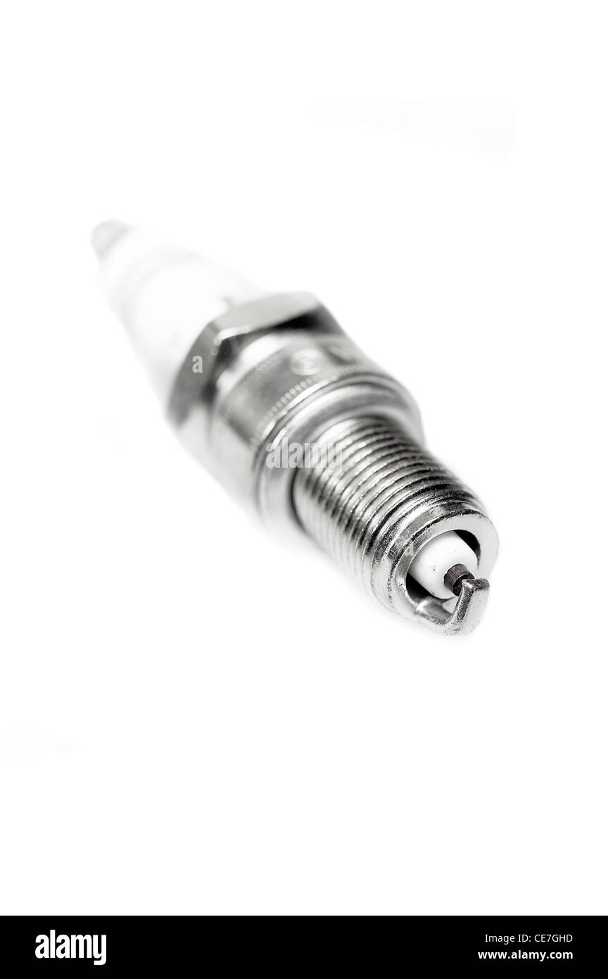 Nuovo automotive candela closeup isolato su bianco Foto Stock