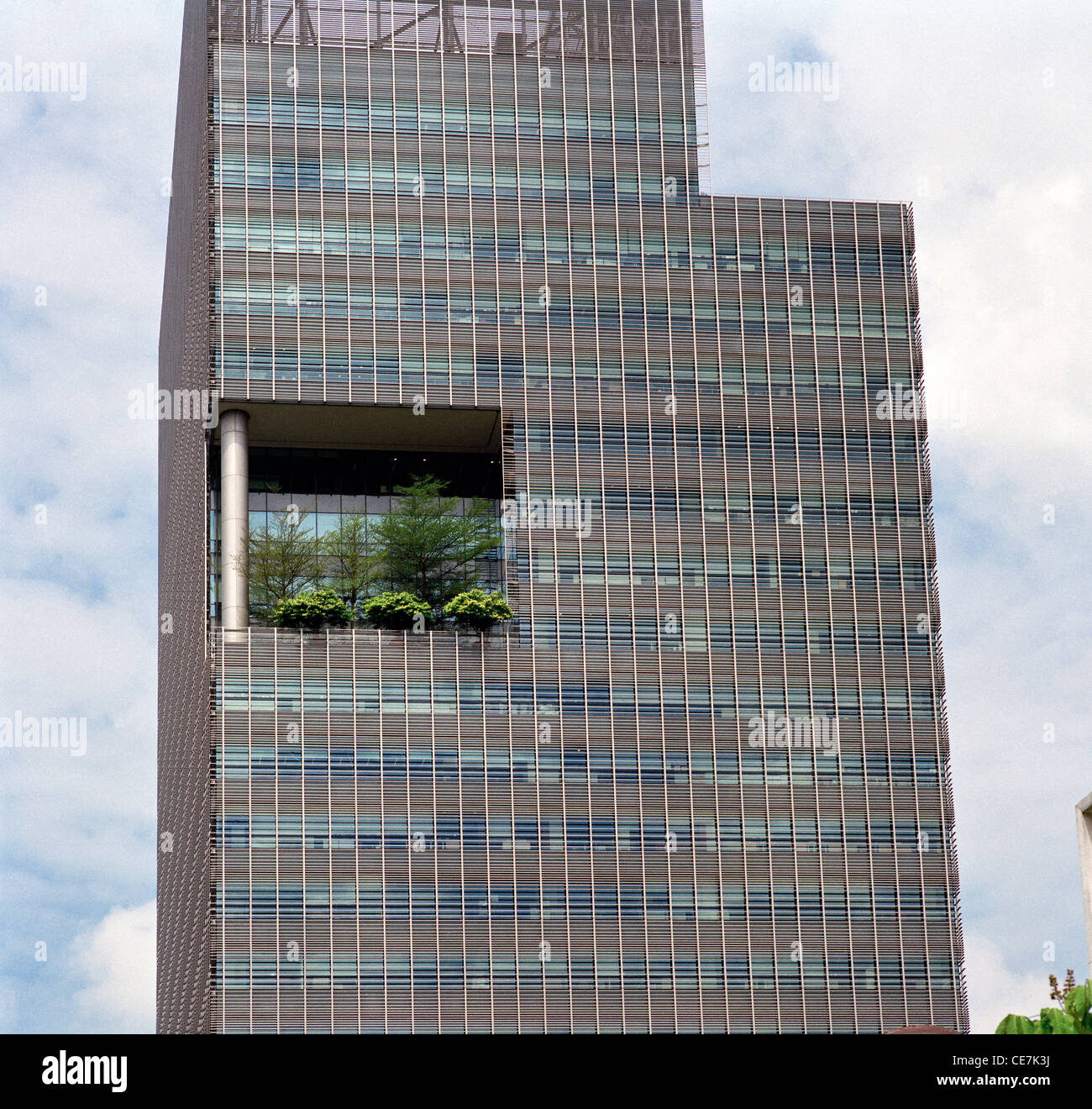Fotografia di viaggio - grattacielo moderno edificio a Singapore nel sud-est asiatico in Estremo Oriente. Torre architettura degli edifici Foto Stock