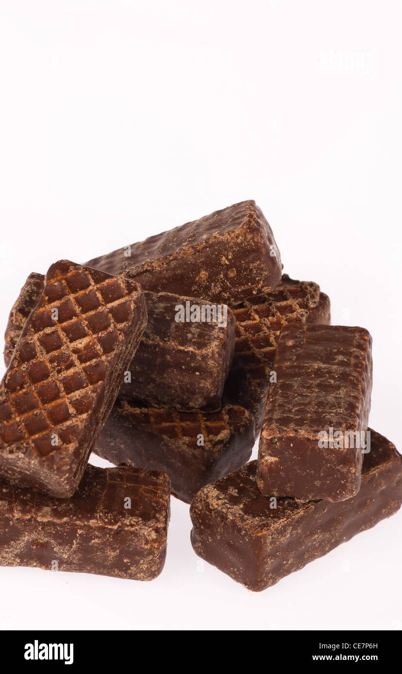 Wafer al cioccolato barre isolate su sfondo bianco Foto Stock