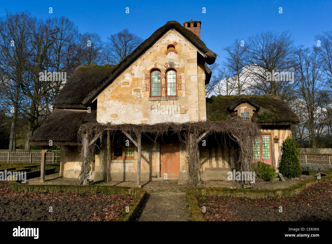 La maison du garde (casa di guardia), Hameau de la Reine (Maria Antonietta), Chateau de Versailles, Francia Foto stock - Alamy