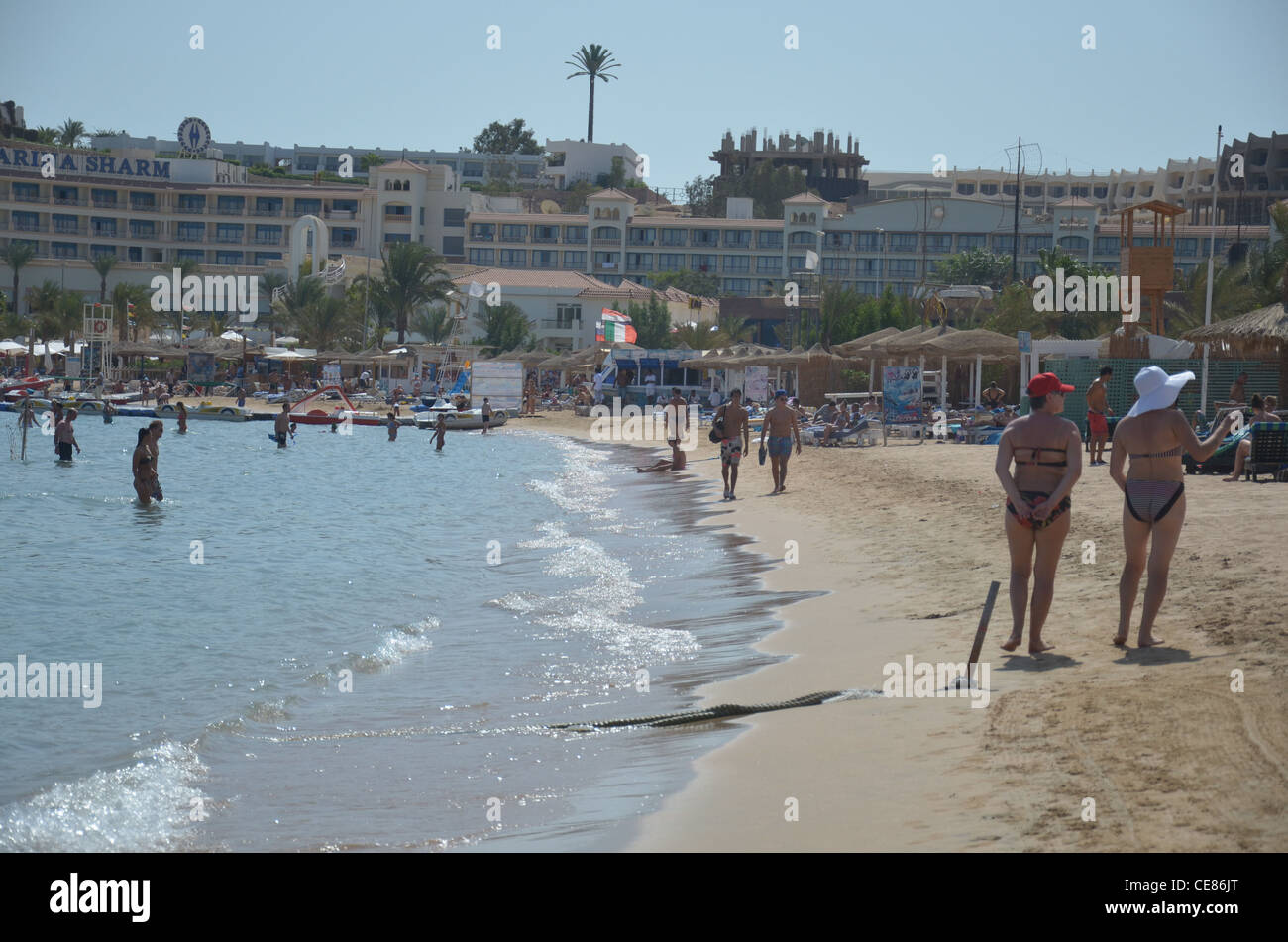 La famosa Naama Bay Beach nel cuore dell'Egitto il premier Red Sea Resort a Sherm El Sheikh, alla punta sud del Sinai. Foto Stock