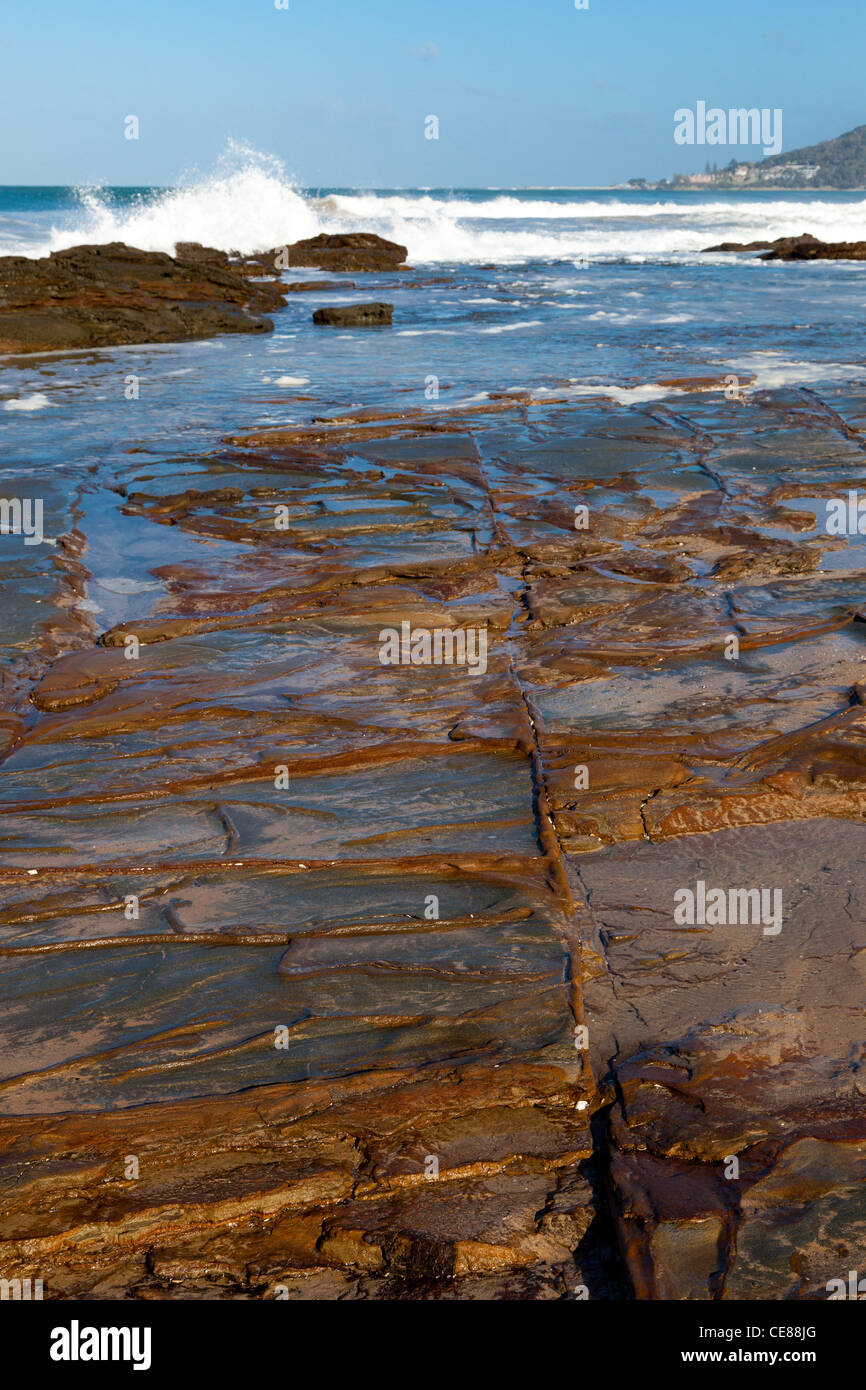 Rock foreshore sulla Great Ocean Road Victoria Foto Stock