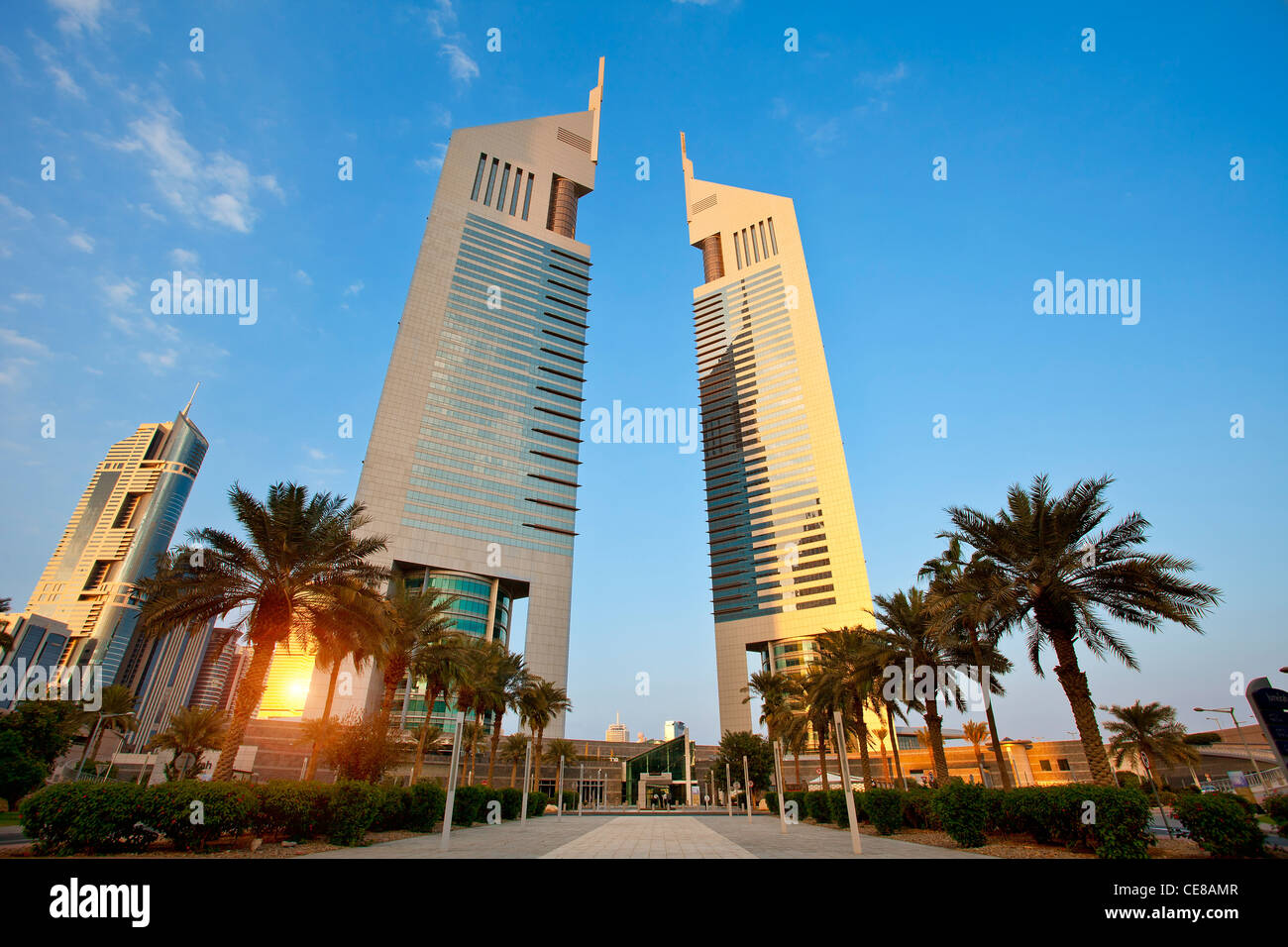 Dubai, Emirates Towers al tramonto Foto Stock