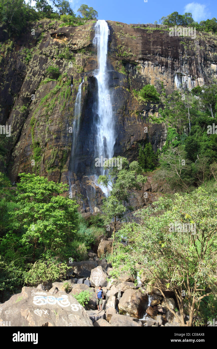 Sri Lanka, provincia di Uva, Diyaluma cade, Haputale, natura cascata verde Foto Stock