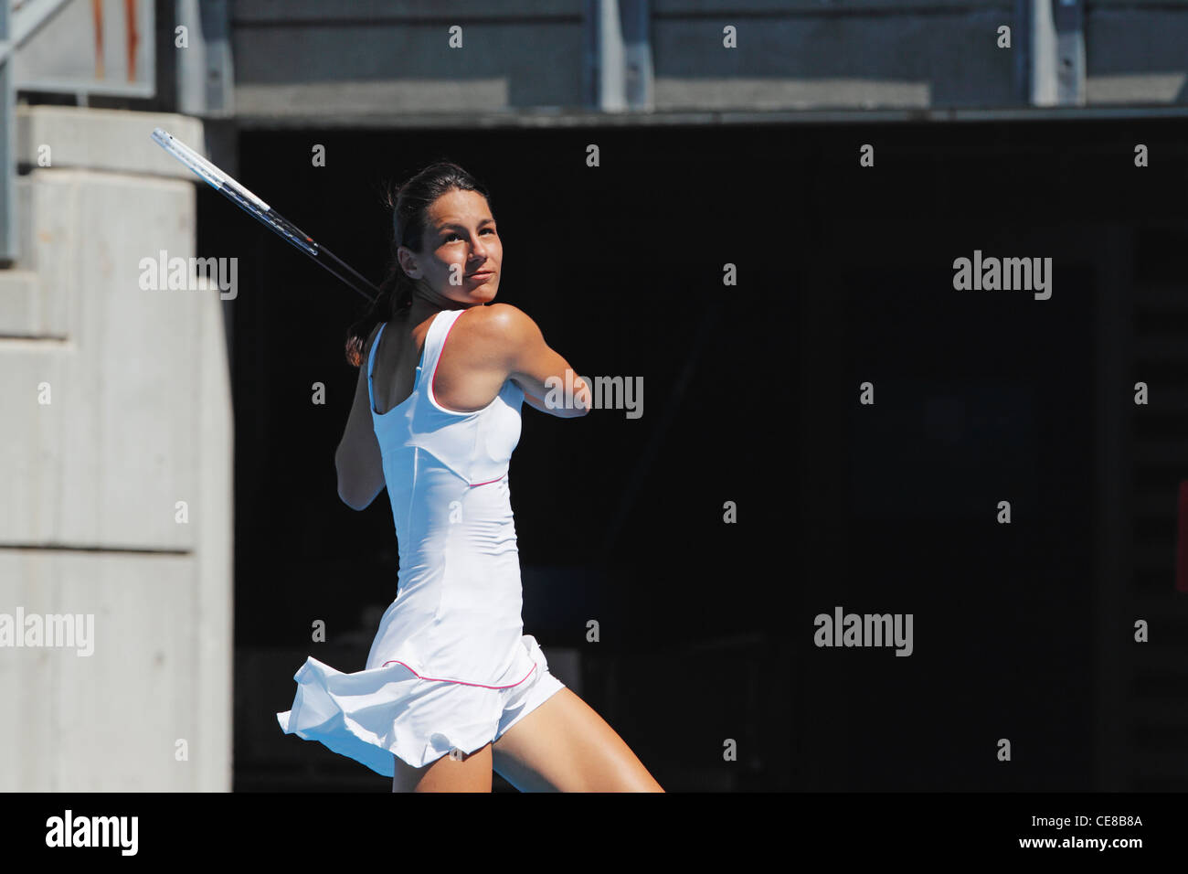 Femmina giovane giocatore di tennis Foto Stock