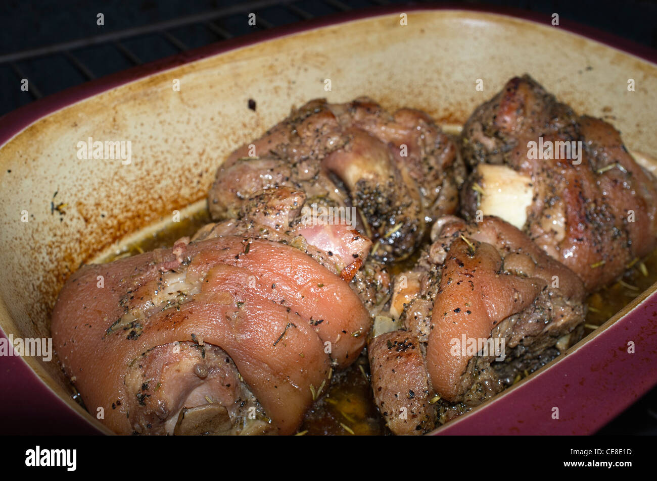 Ham garretti - un tradizionale piatto tedesco cotto in casseruola Foto Stock