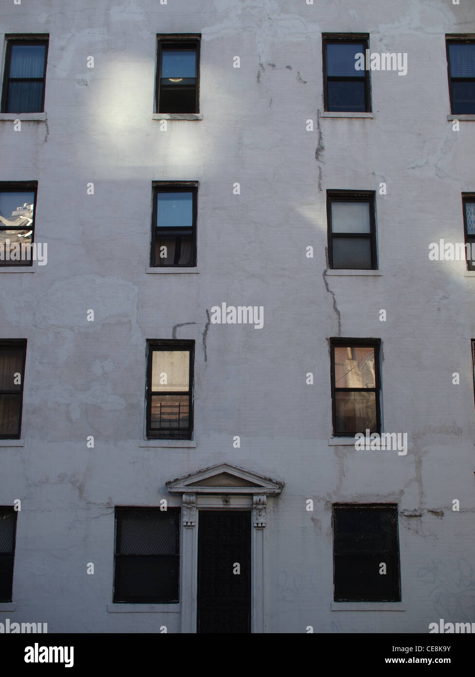 Incrinature nella facciata del palazzo, Brooklyn, New York Foto Stock