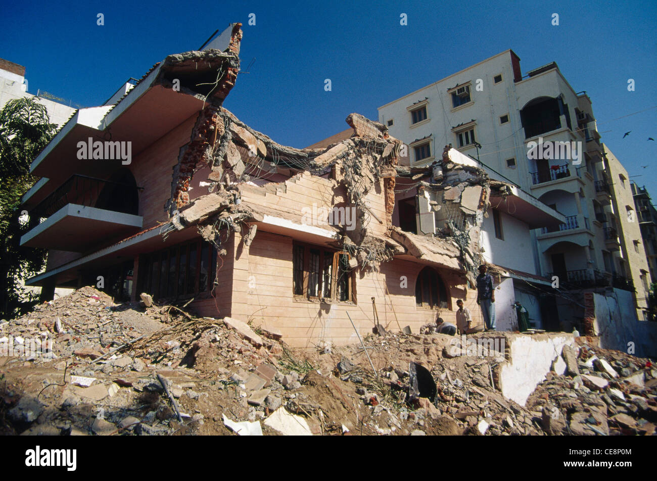 Danni da terremoto, crollo dell'edificio, complesso di Manasi, Ahmedabad, Gujarat, India, Asia, terremoto del Gujarat nel 2001, terremoto di Bhuj, Foto Stock