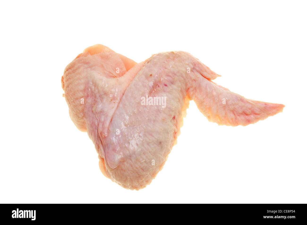 Il pollo crudo ala isolata contro bianco Foto Stock