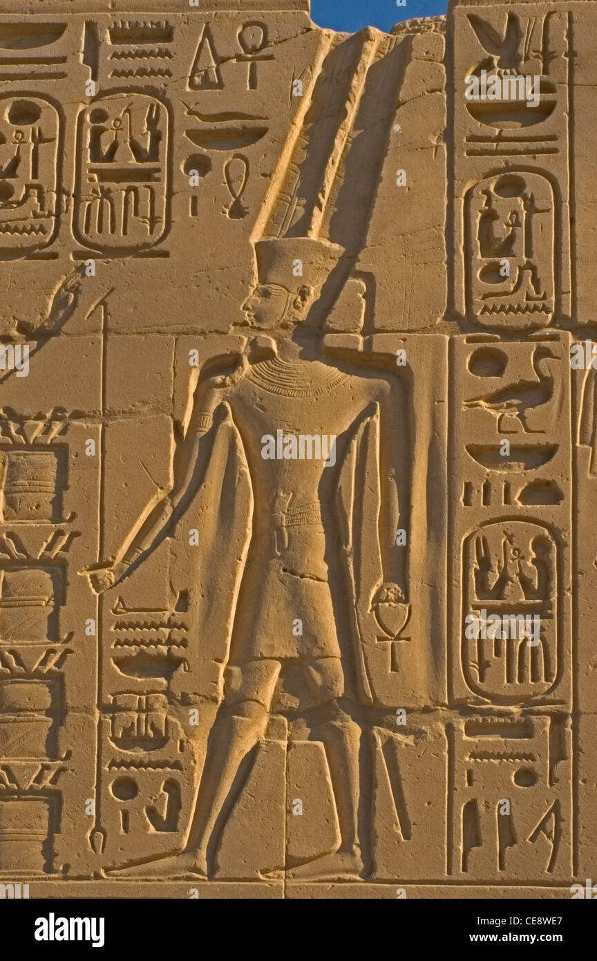 Il Nord Africa, Egitto, Tempio di Karnak, carving del dio Amon Foto Stock