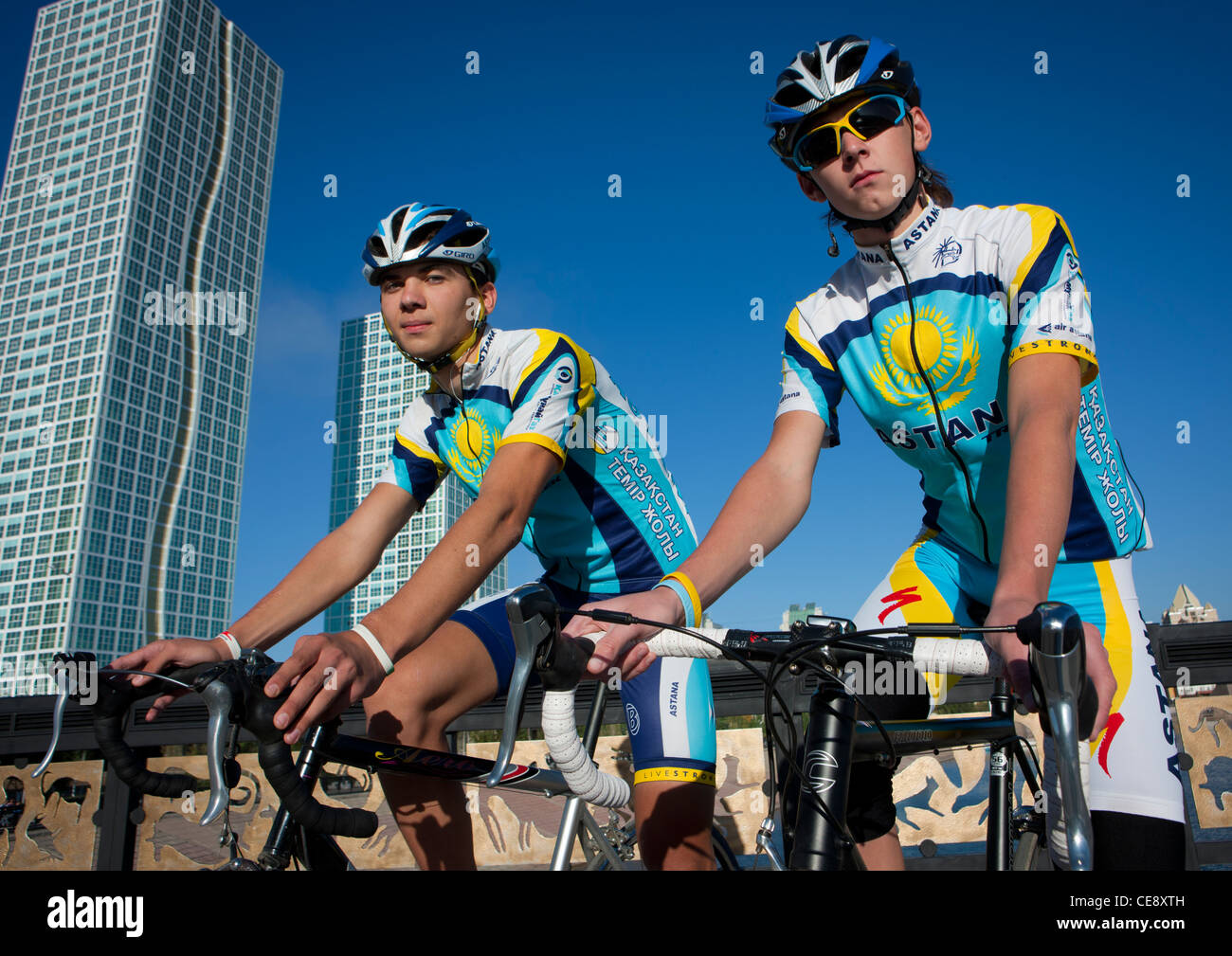 I ciclisti con Astana tute, Kazakistan Foto Stock
