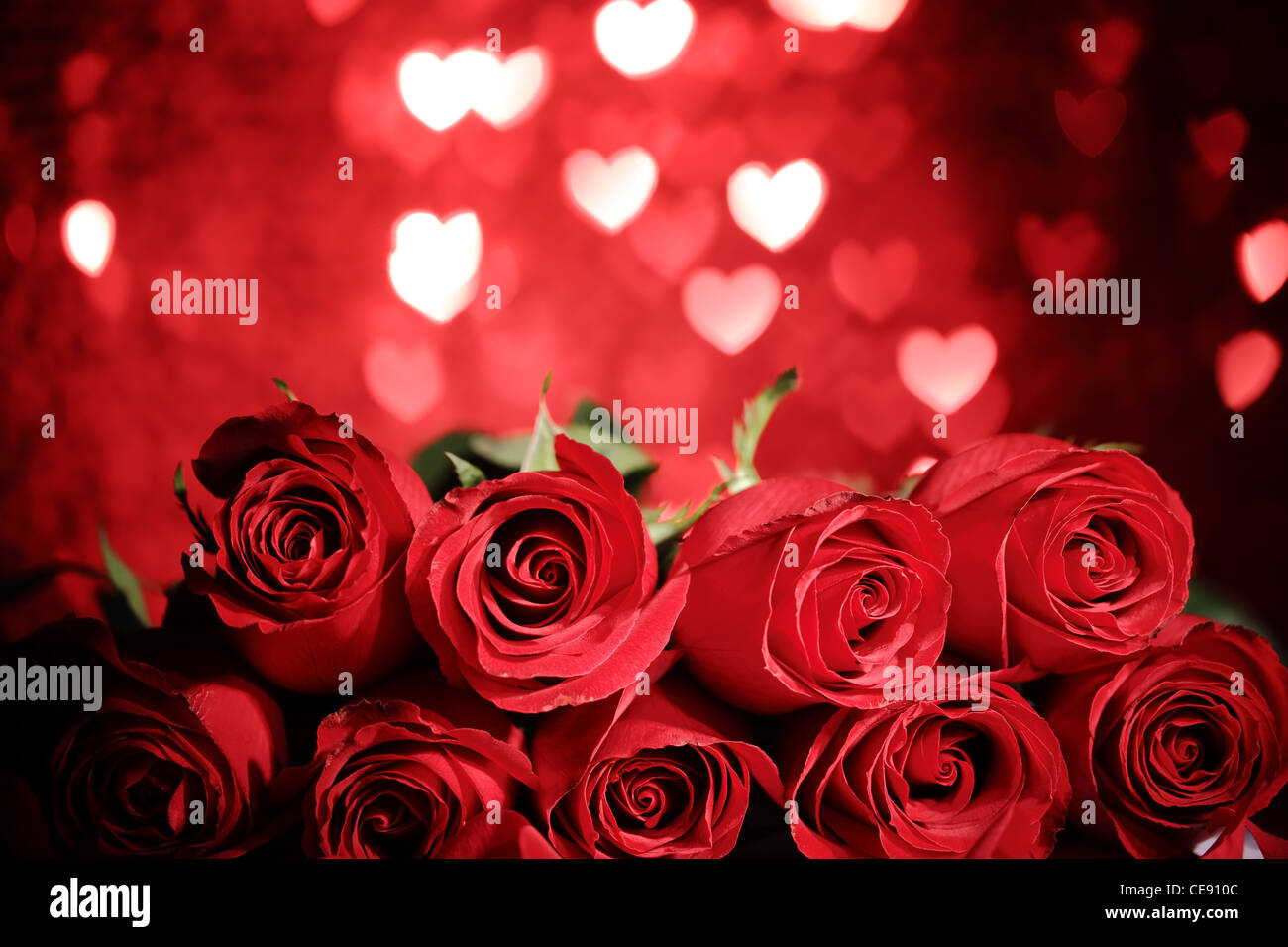 Rose e cuori sfondo.romantiche tradizioni Foto stock - Alamy