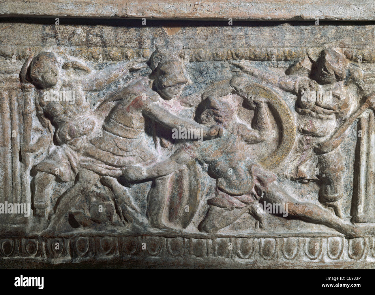 Arte etrusca. Urna raffigurante la lotta tra Eteocle e Polinice, figli di Edipo, per il trono di Tebe. Foto Stock